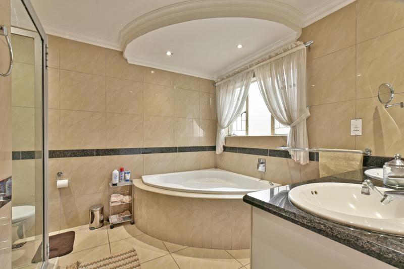 4 Bedroom Property for Sale in Bassonia Gauteng