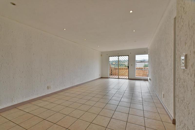 3 Bedroom Property for Sale in Glenvista Gauteng