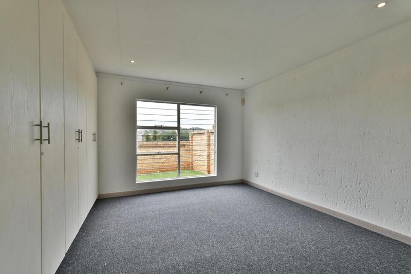 3 Bedroom Property for Sale in Glenvista Gauteng