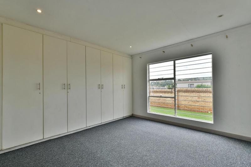 3 Bedroom Property for Sale in Glenvista Gauteng