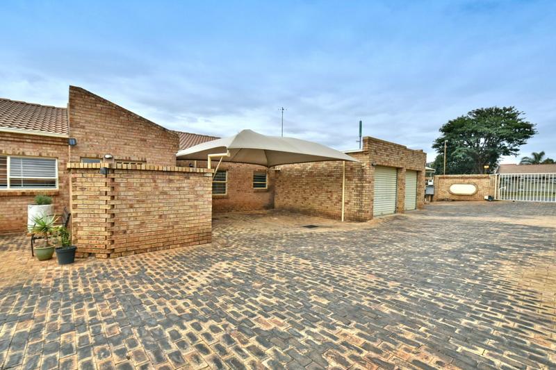 3 Bedroom Property for Sale in Glenvista Gauteng