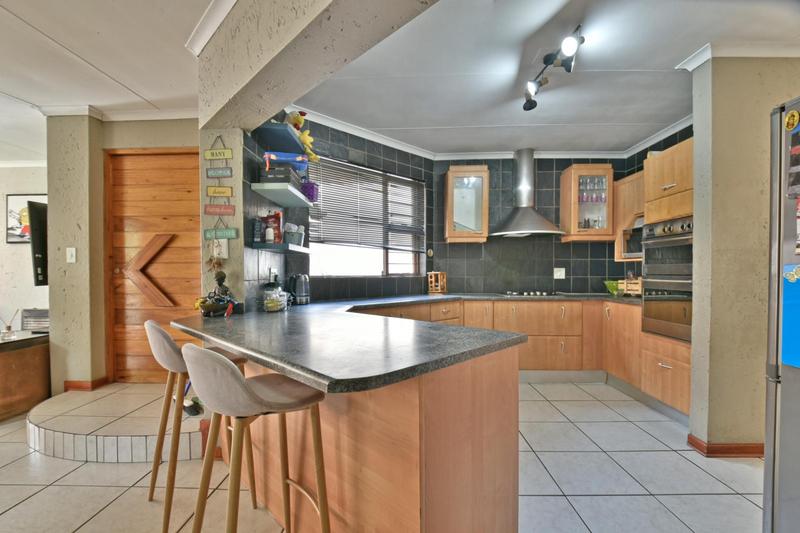 3 Bedroom Property for Sale in Radiokop Gauteng