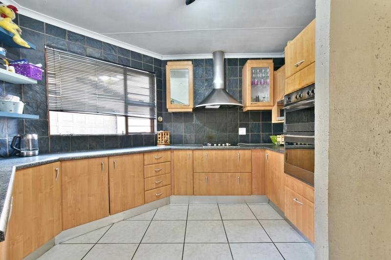 3 Bedroom Property for Sale in Radiokop Gauteng