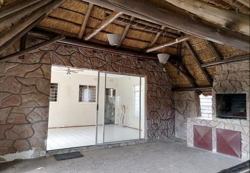 3 Bedroom Property for Sale in Brackendowns Gauteng