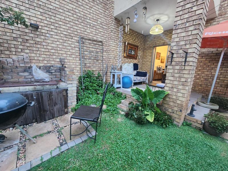 2 Bedroom Property for Sale in Moreleta Park Gauteng