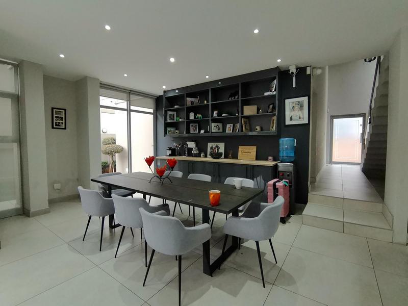 To Let 4 Bedroom Property for Rent in Bedfordview Gauteng