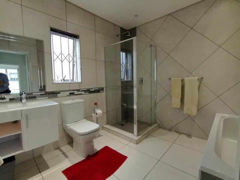 To Let 4 Bedroom Property for Rent in Bedfordview Gauteng