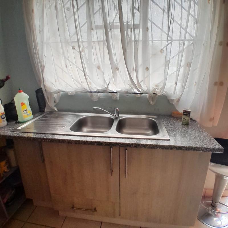 To Let 1 Bedroom Property for Rent in Primrose Gauteng