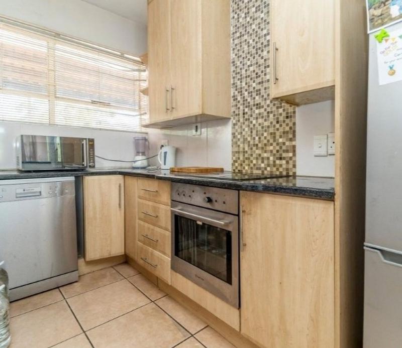 To Let 2 Bedroom Property for Rent in Parkmore Gauteng