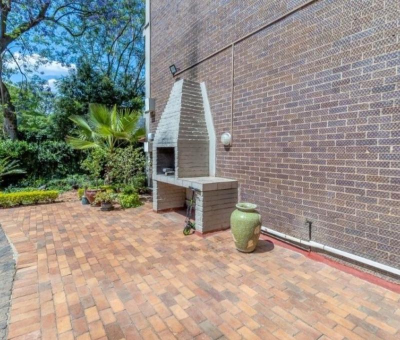 To Let 2 Bedroom Property for Rent in Parkmore Gauteng