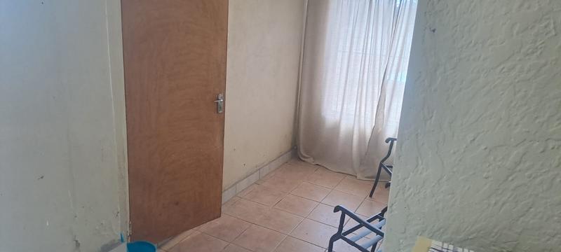 To Let 1 Bedroom Property for Rent in Birchleigh Gauteng