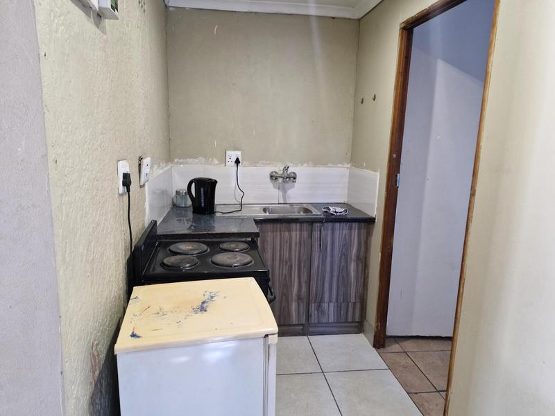 To Let 1 Bedroom Property for Rent in Birchleigh Gauteng