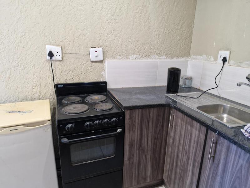 To Let 1 Bedroom Property for Rent in Birchleigh Gauteng