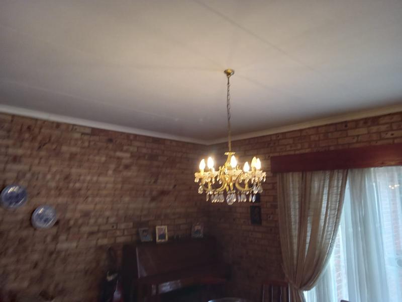 5 Bedroom Property for Sale in Hennopspark Gauteng