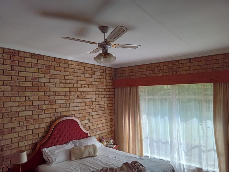 5 Bedroom Property for Sale in Hennopspark Gauteng