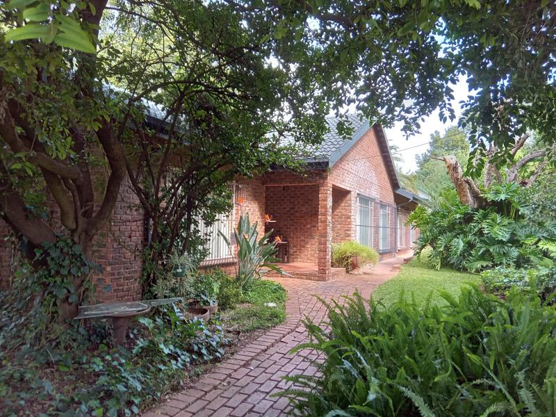 5 Bedroom Property for Sale in Hennopspark Gauteng