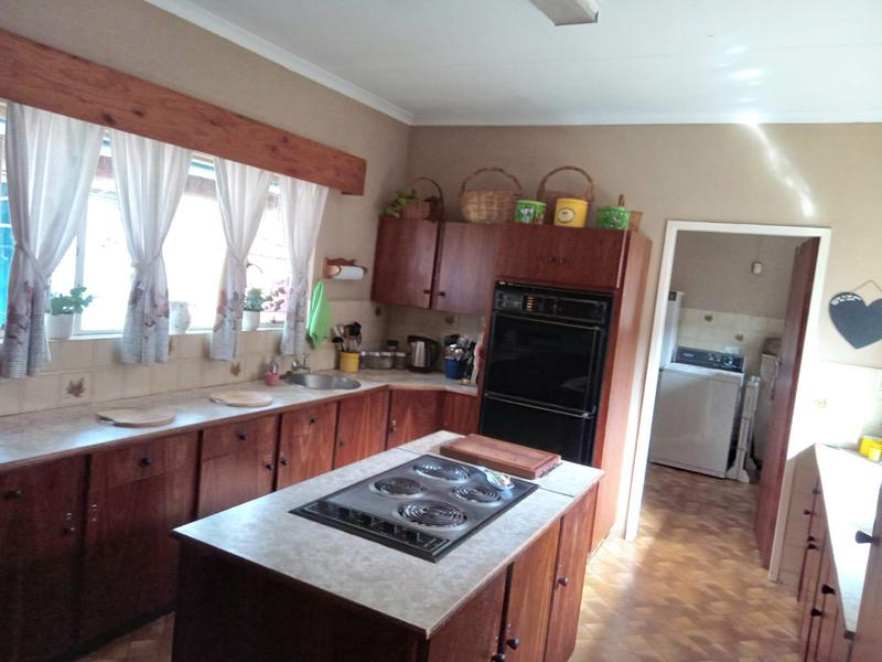 5 Bedroom Property for Sale in Hennopspark Gauteng
