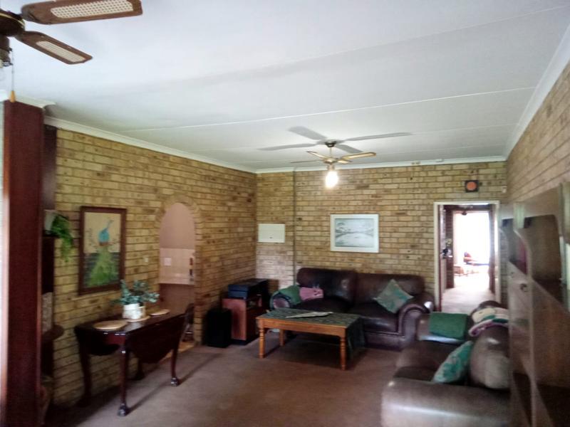5 Bedroom Property for Sale in Hennopspark Gauteng