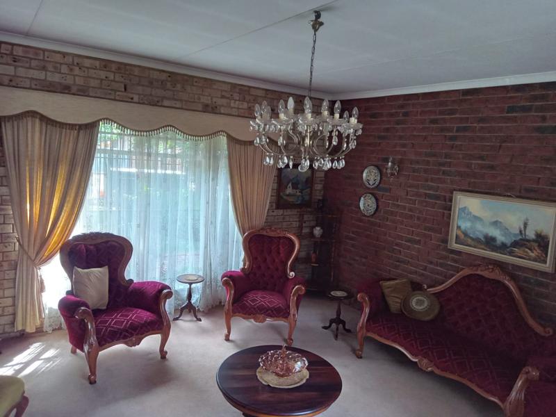 5 Bedroom Property for Sale in Hennopspark Gauteng