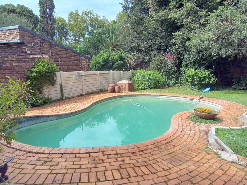 5 Bedroom Property for Sale in Hennopspark Gauteng