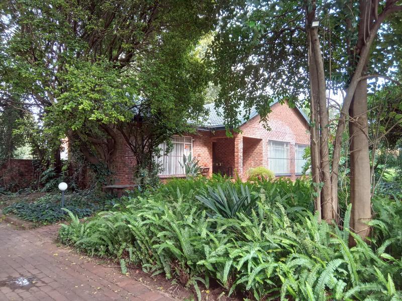 5 Bedroom Property for Sale in Hennopspark Gauteng