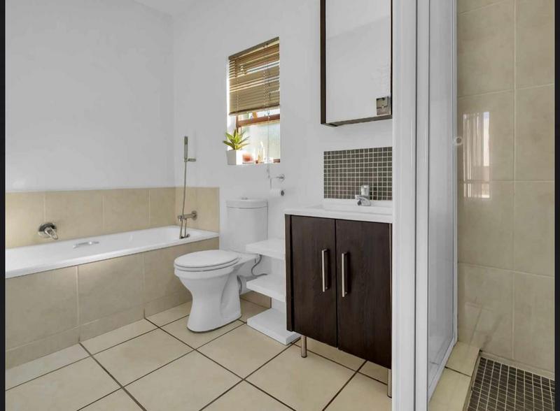 To Let 1 Bedroom Property for Rent in Broadacres Gauteng