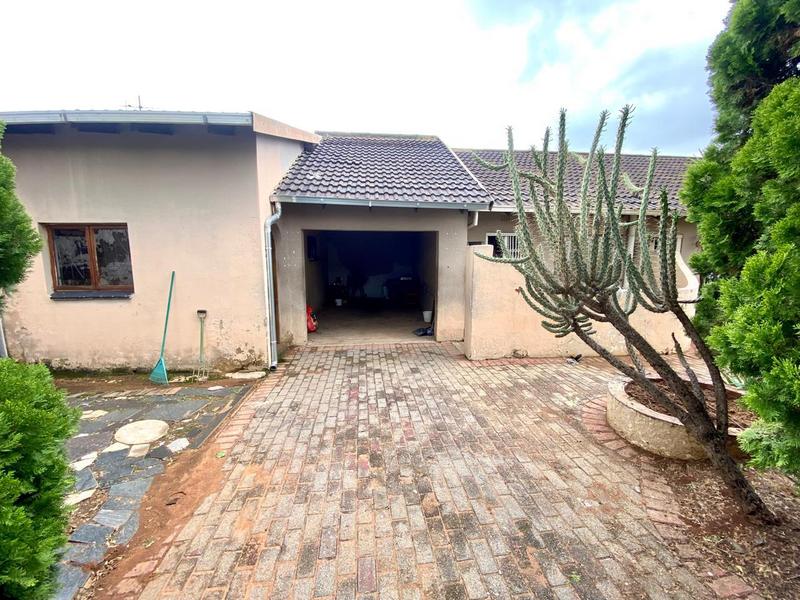 3 Bedroom Property for Sale in Fleurhof Gauteng