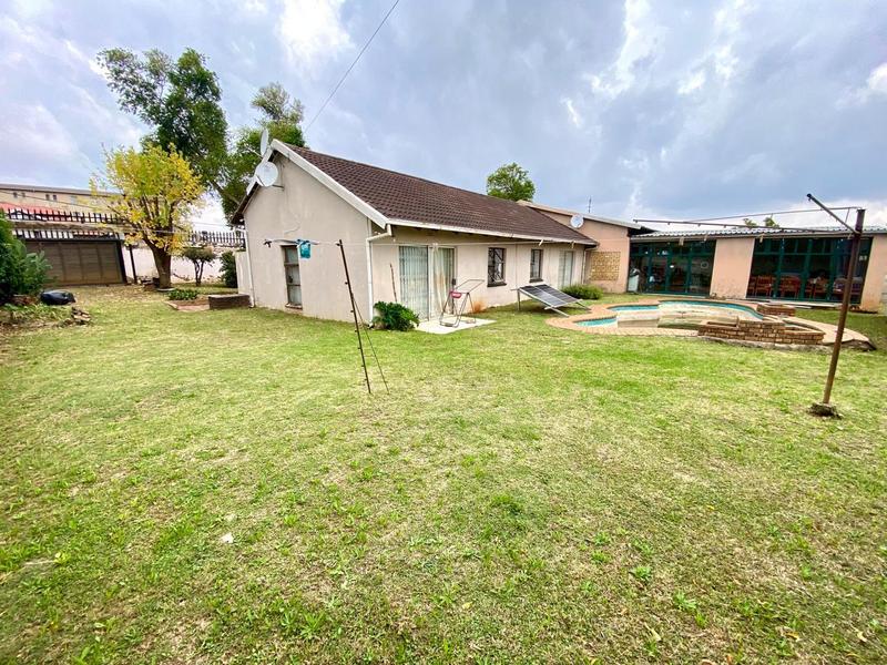 3 Bedroom Property for Sale in Fleurhof Gauteng