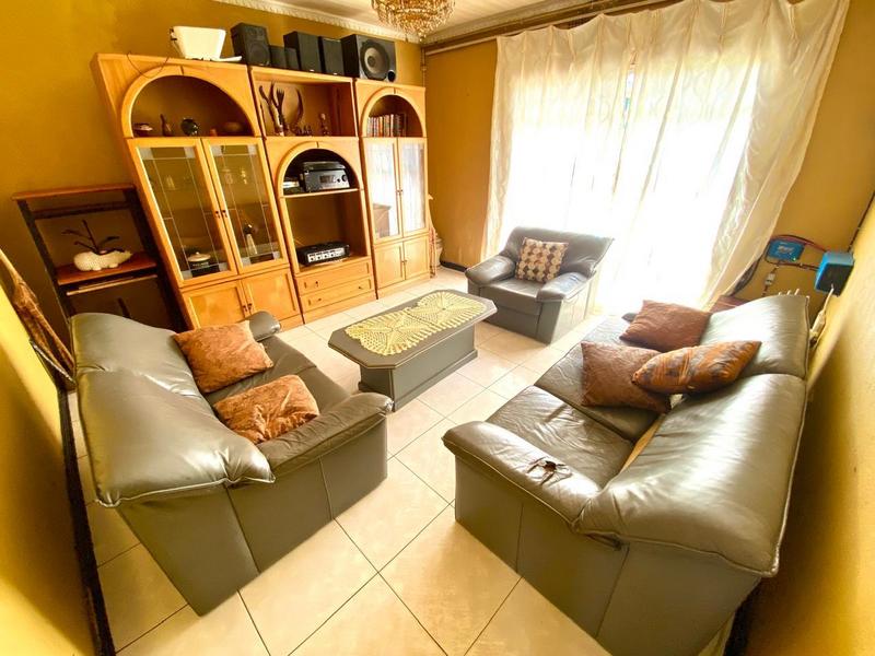 3 Bedroom Property for Sale in Fleurhof Gauteng