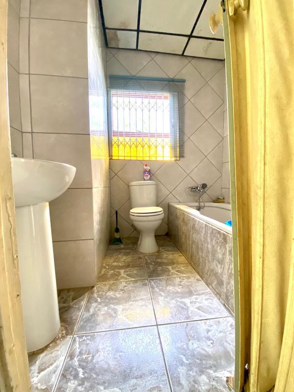 3 Bedroom Property for Sale in Fleurhof Gauteng