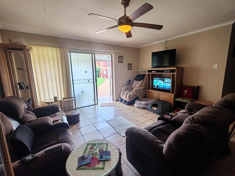 3 Bedroom Property for Sale in Wierda Park Gauteng