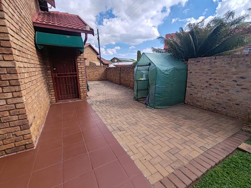 3 Bedroom Property for Sale in Wierda Park Gauteng
