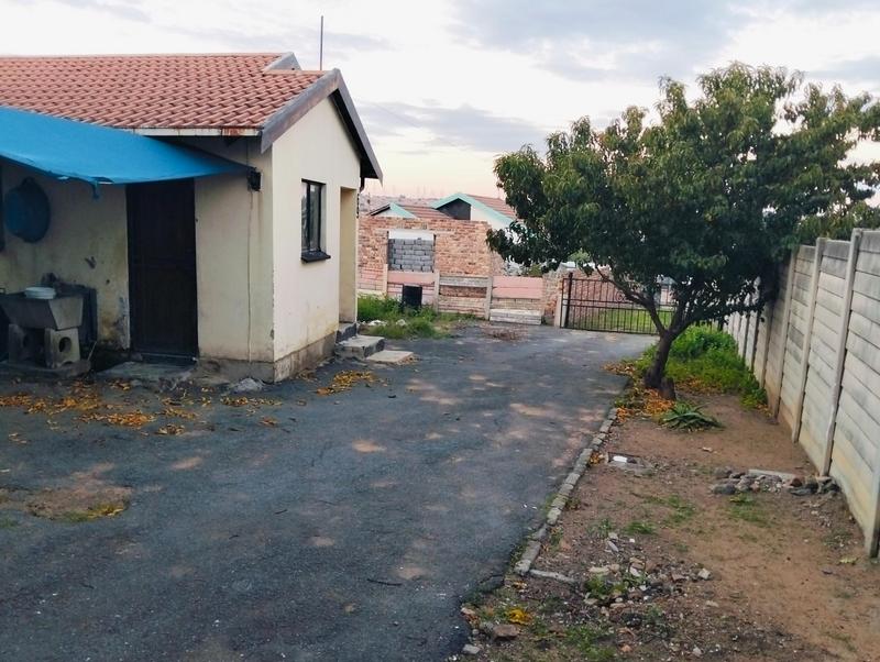 6 Bedroom Property for Sale in Norkem Park Gauteng