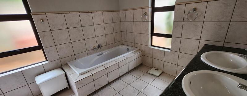 5 Bedroom Property for Sale in Oriel Gauteng