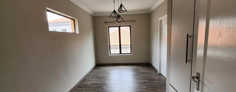 5 Bedroom Property for Sale in Oriel Gauteng