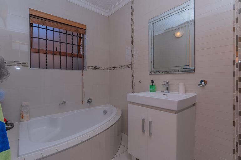 3 Bedroom Property for Sale in Oriel Gauteng