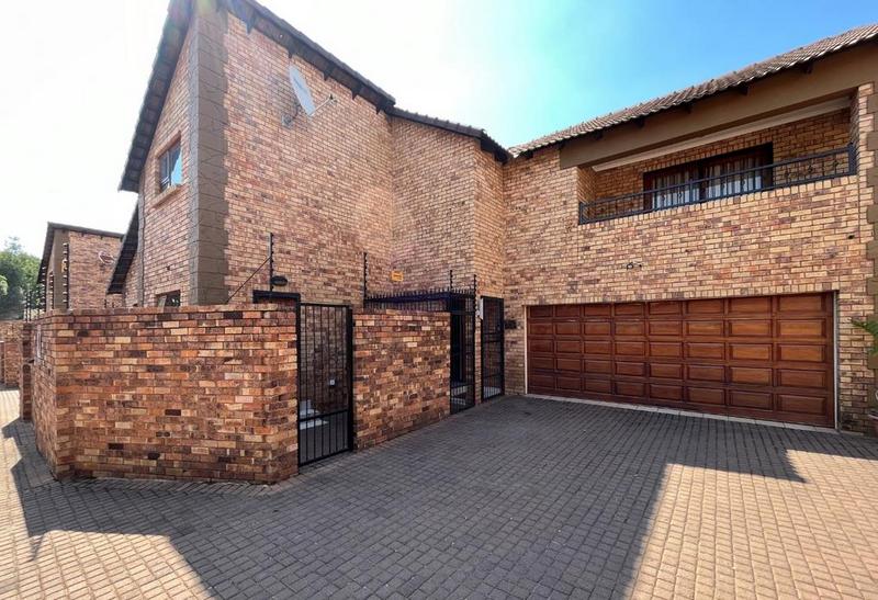 3 Bedroom Property for Sale in Oriel Gauteng