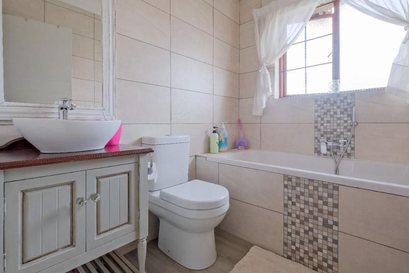 3 Bedroom Property for Sale in Amberfield Valley Gauteng
