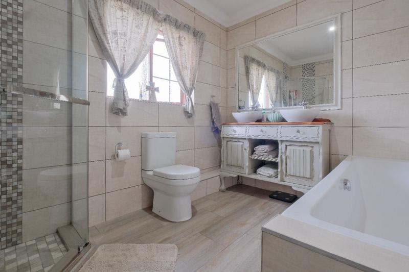 3 Bedroom Property for Sale in Amberfield Valley Gauteng