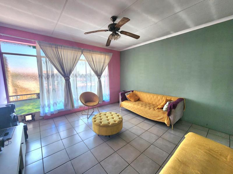2 Bedroom Property for Sale in Cruywagenpark Gauteng