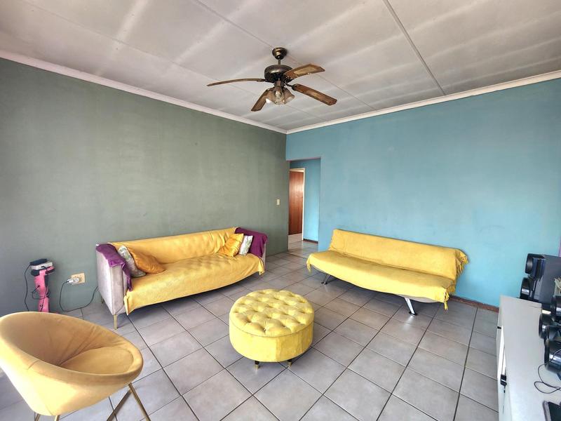 2 Bedroom Property for Sale in Cruywagenpark Gauteng