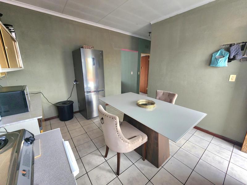 2 Bedroom Property for Sale in Cruywagenpark Gauteng