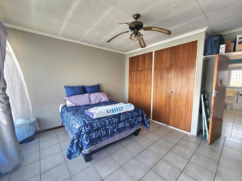 2 Bedroom Property for Sale in Cruywagenpark Gauteng