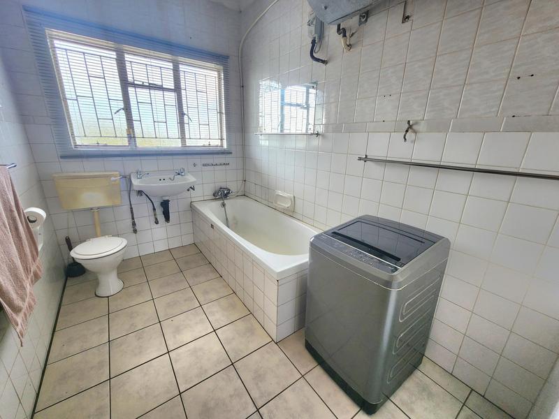 2 Bedroom Property for Sale in Cruywagenpark Gauteng