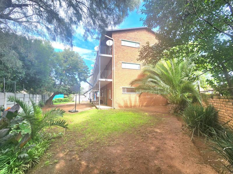 2 Bedroom Property for Sale in Cruywagenpark Gauteng