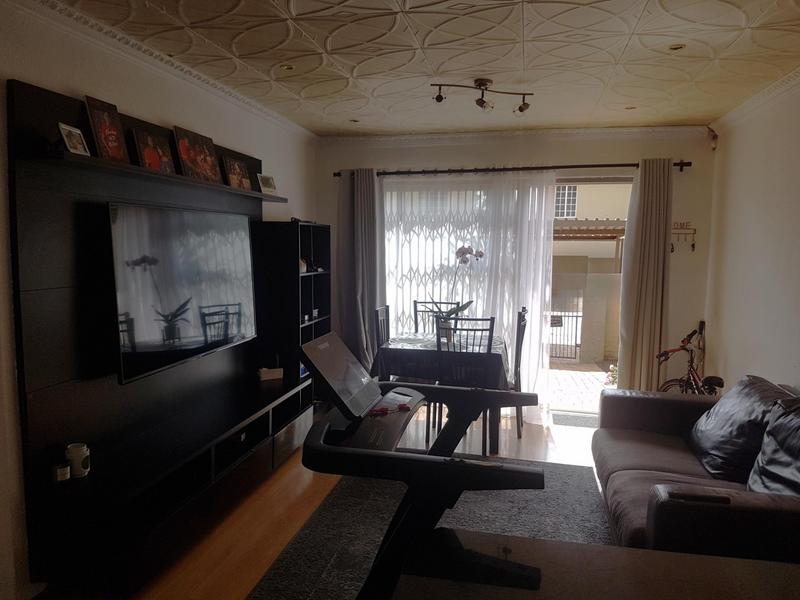 3 Bedroom Property for Sale in Heuwelsig Estate Gauteng