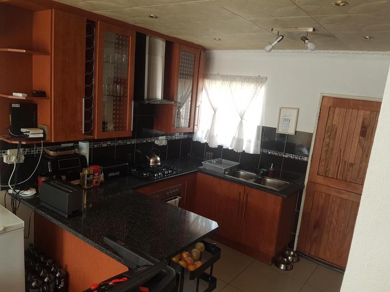 3 Bedroom Property for Sale in Heuwelsig Estate Gauteng