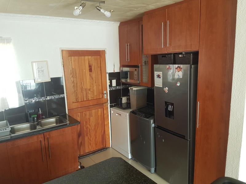 3 Bedroom Property for Sale in Heuwelsig Estate Gauteng