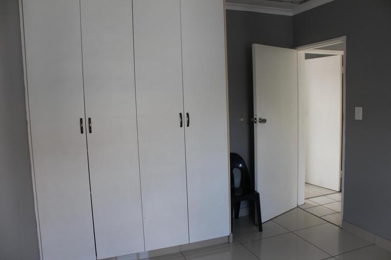 To Let 2 Bedroom Property for Rent in Bardene Gauteng