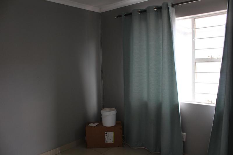 To Let 2 Bedroom Property for Rent in Bardene Gauteng